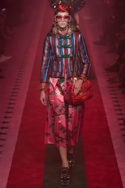 Look 30